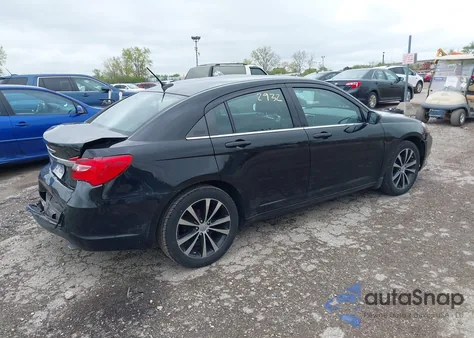 2013 Chrysler 200 Touring z USA, uszkodzony, nr VIN 1C3CCBBG8DN737230
